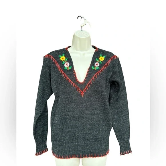 Vintage 70s Womens Gray Embroidered Floral V Neck Sweater Medium Cottagecore - Picture 2 of 12